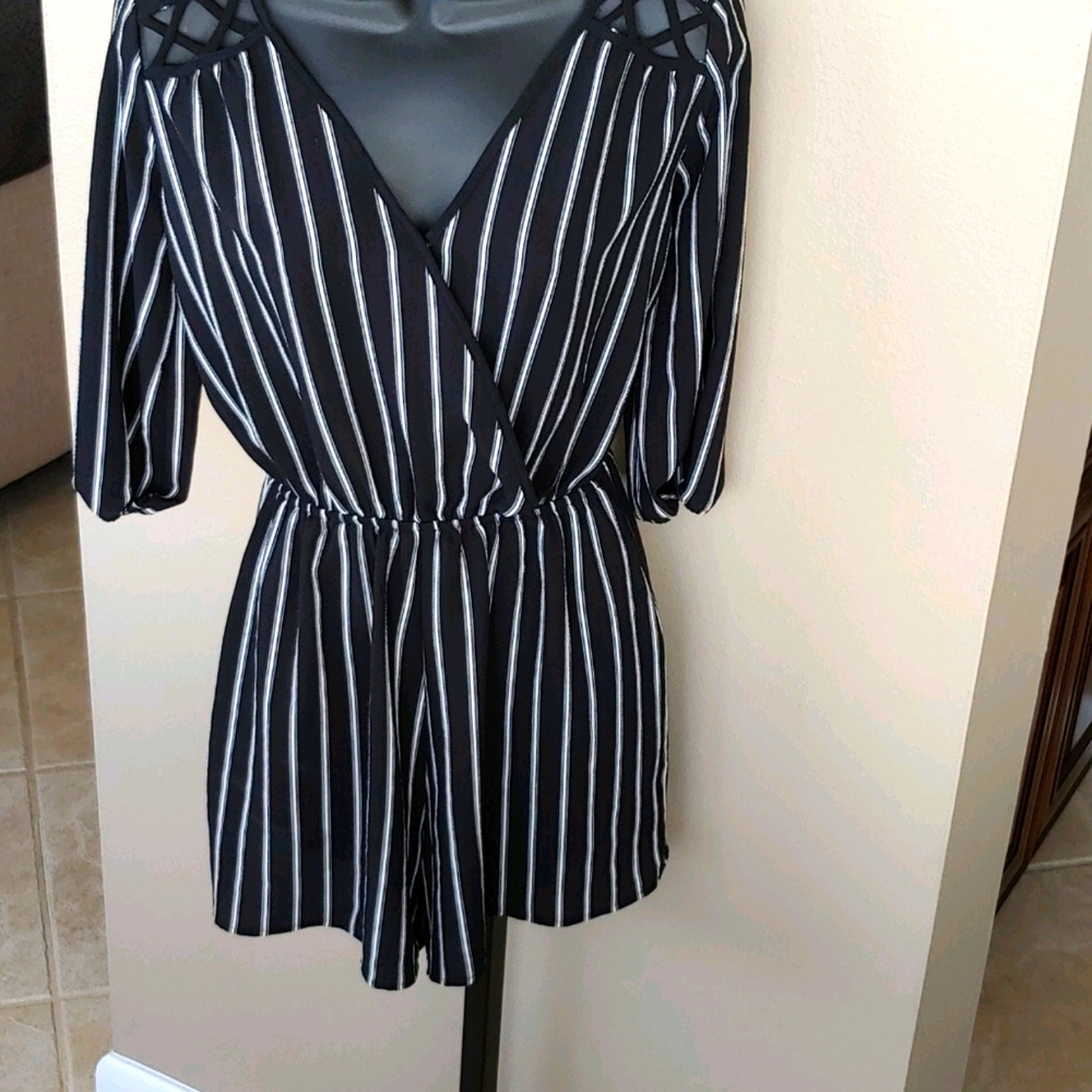 🌞 SALE 4 for $30                Rags to Wishe Romper